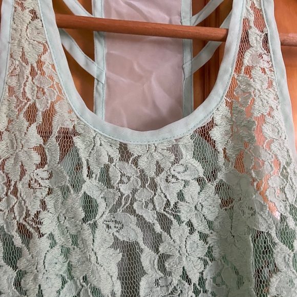 SALE!! Priced to Sell!! NWOT G21 Mint Beautiful Lace Tank Size M - Picture 2 of 3